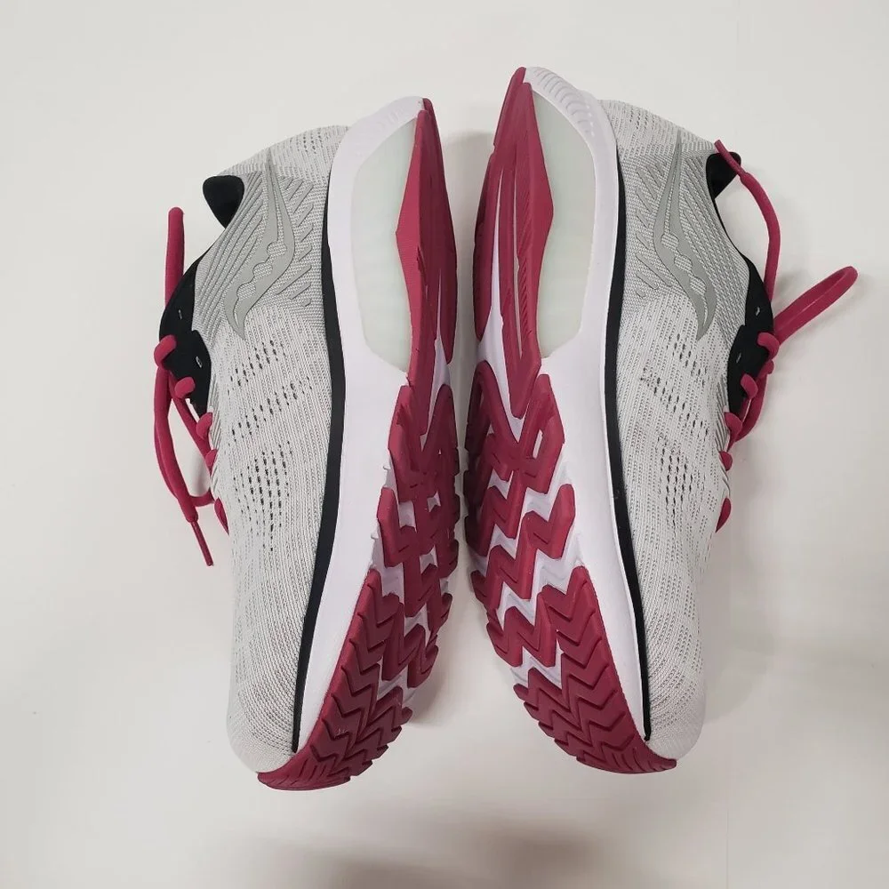 Saucony Women's Guide 14 Running Shoe in Alloy/Cherry - Size‎ 11 WIDE